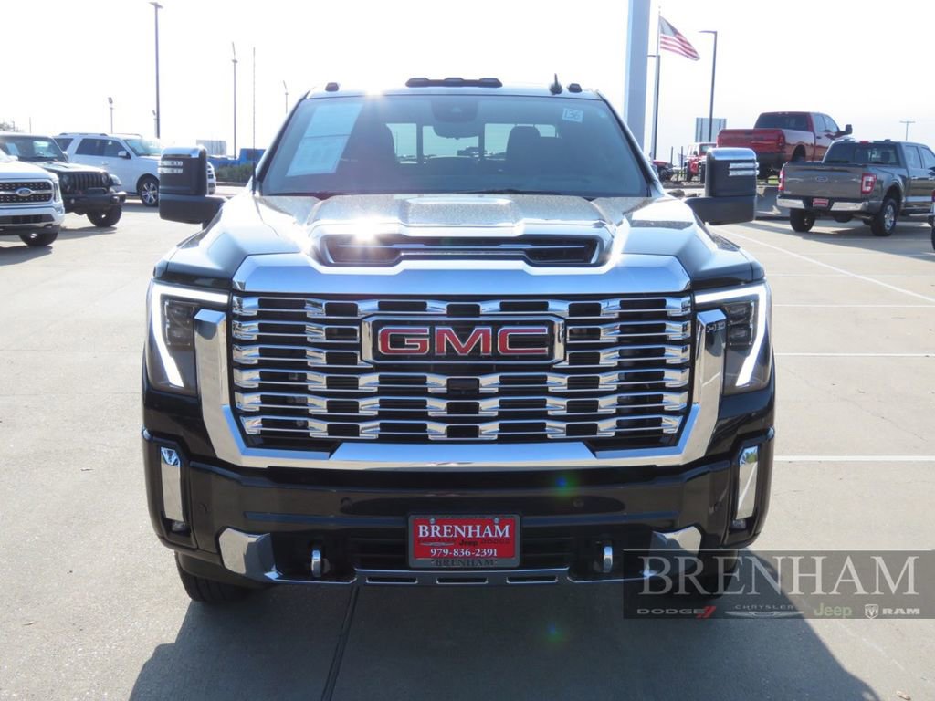 Used 2025 GMC Sierra 3500 Denali w/ Technology Package image 9