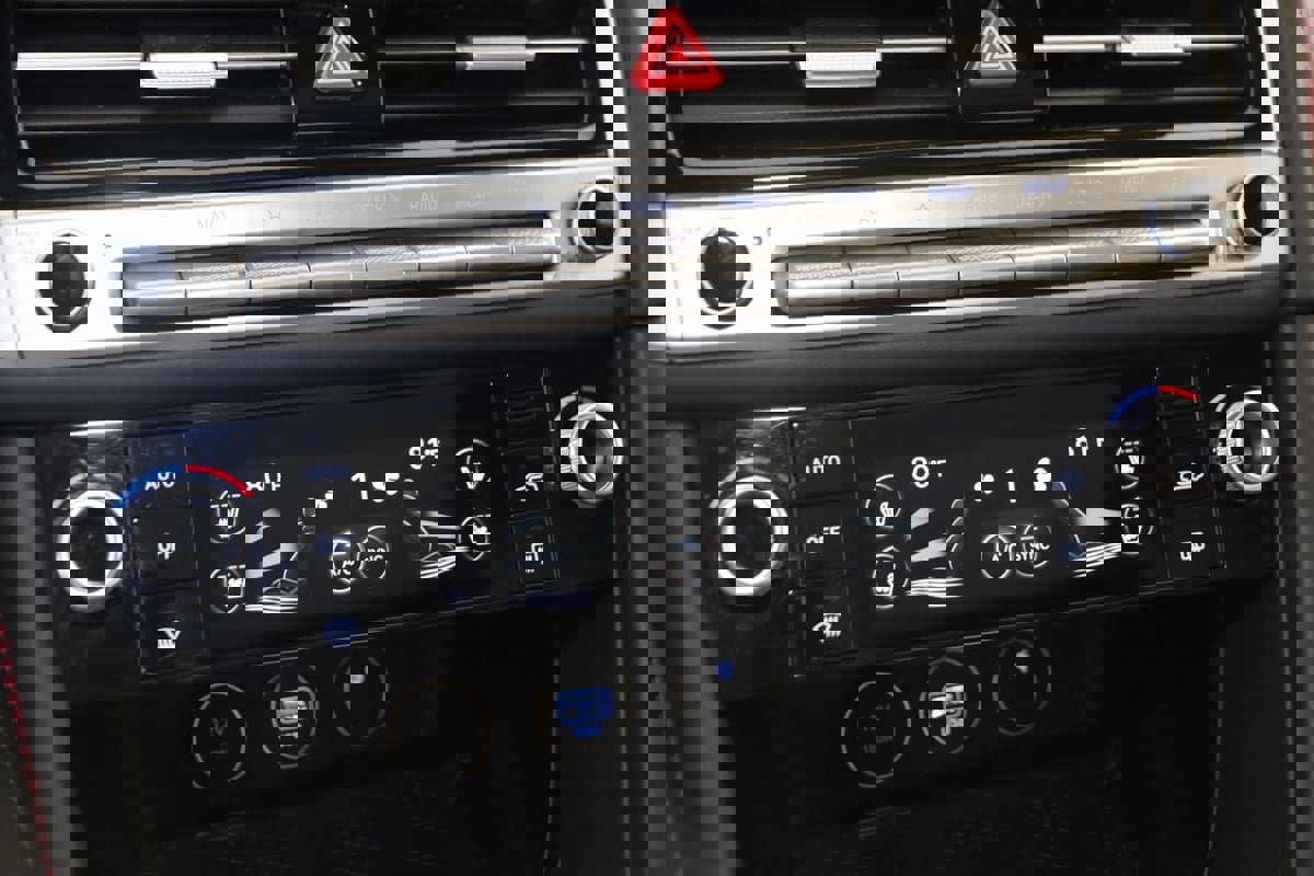 Used 2024 Genesis G70 3.3T Advanced image 37