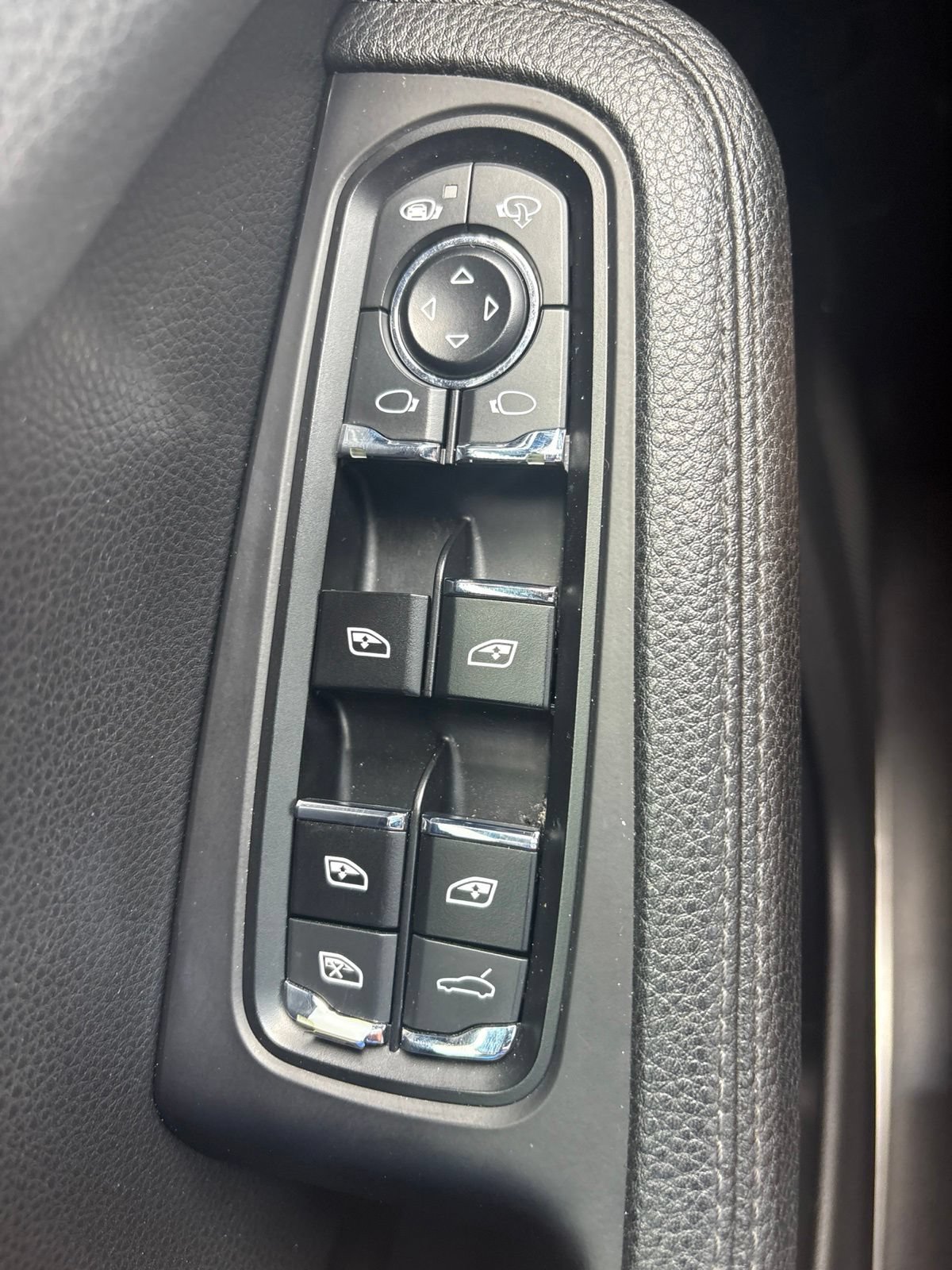 Used 2018 Porsche Macan S AWD/4WD image 15