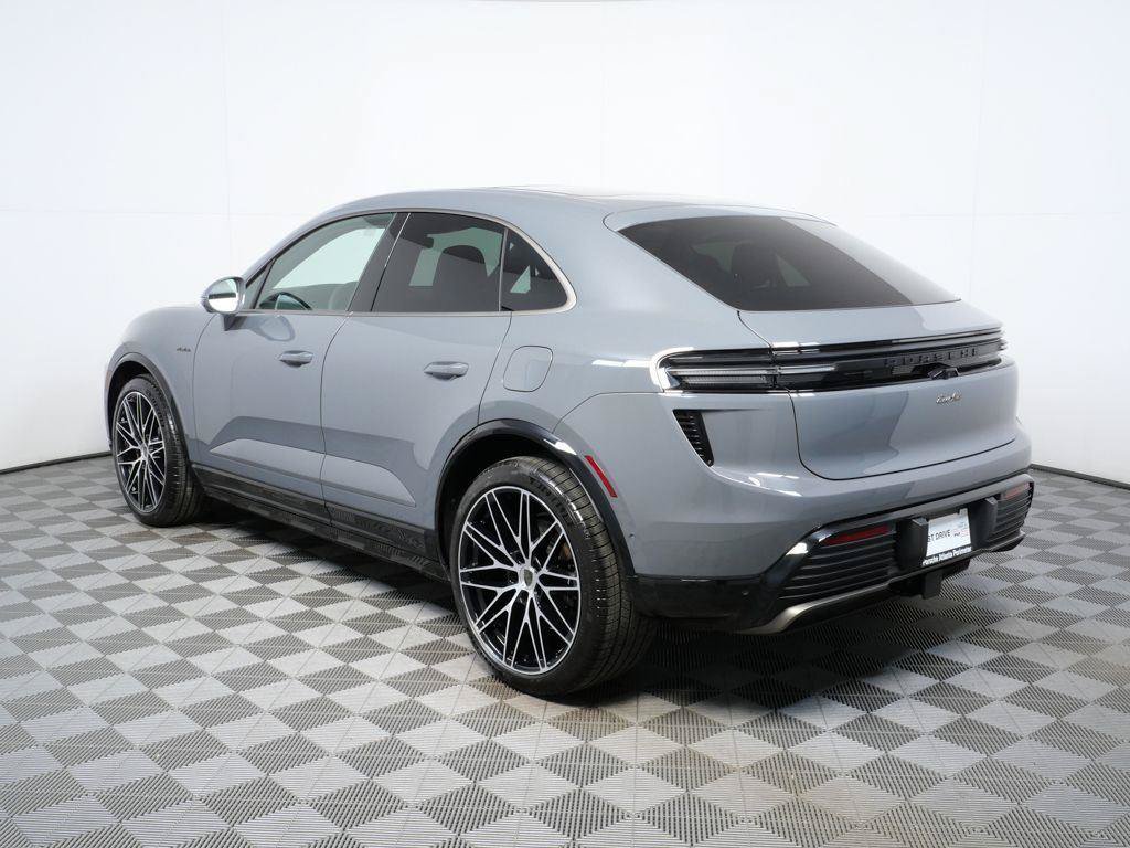 New 2026 Porsche Macan Turbo Electric AWD/4WD image 3