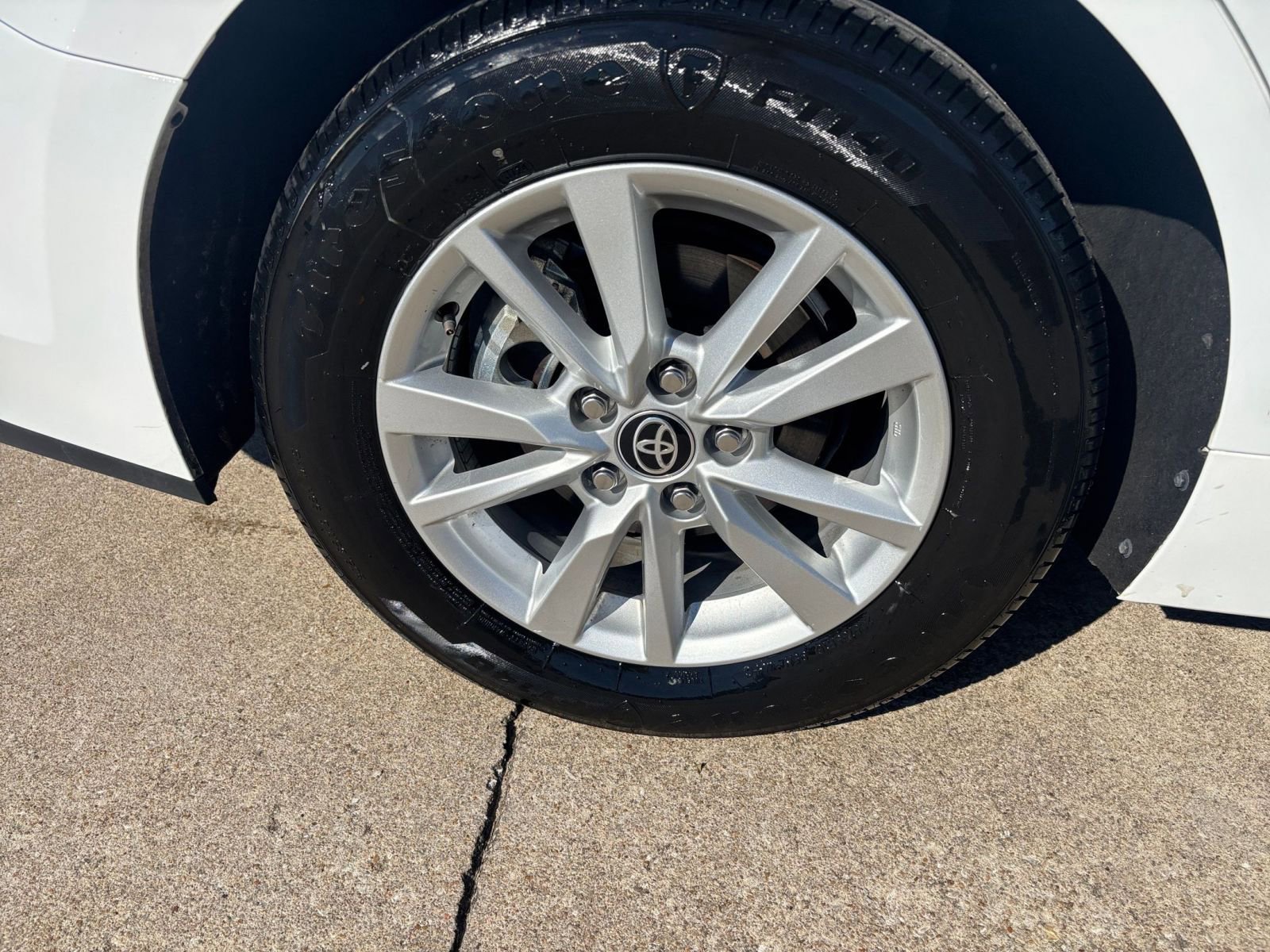 Used 2025 Toyota Camry LE image 29