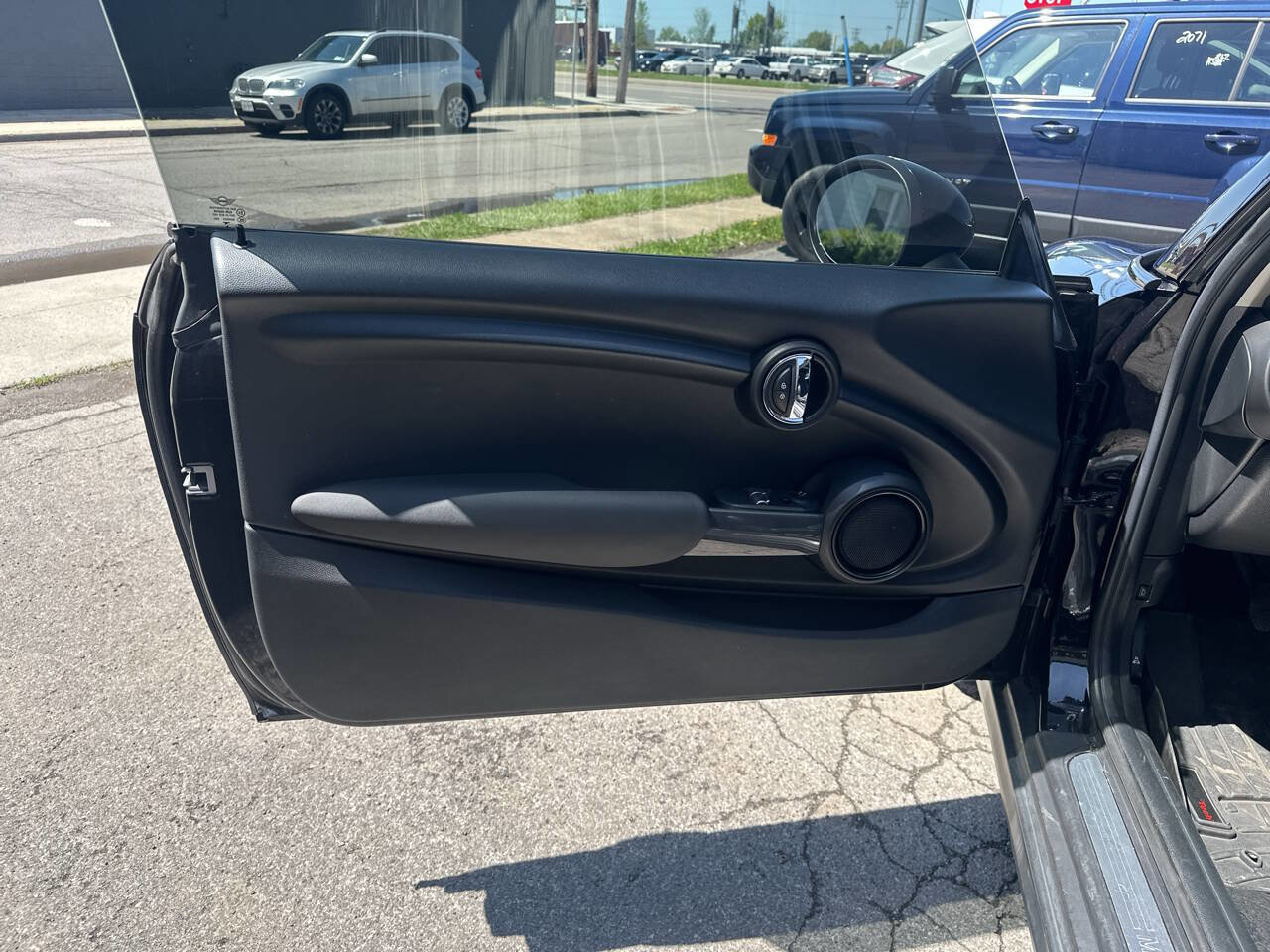 Used 2018 MINI Cooper 2-Door Hardtop FWD image 17