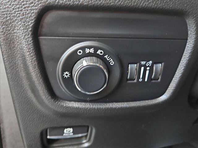 Used 2023 Jeep Grand Cherokee L Laredo AWD/4WD image 25