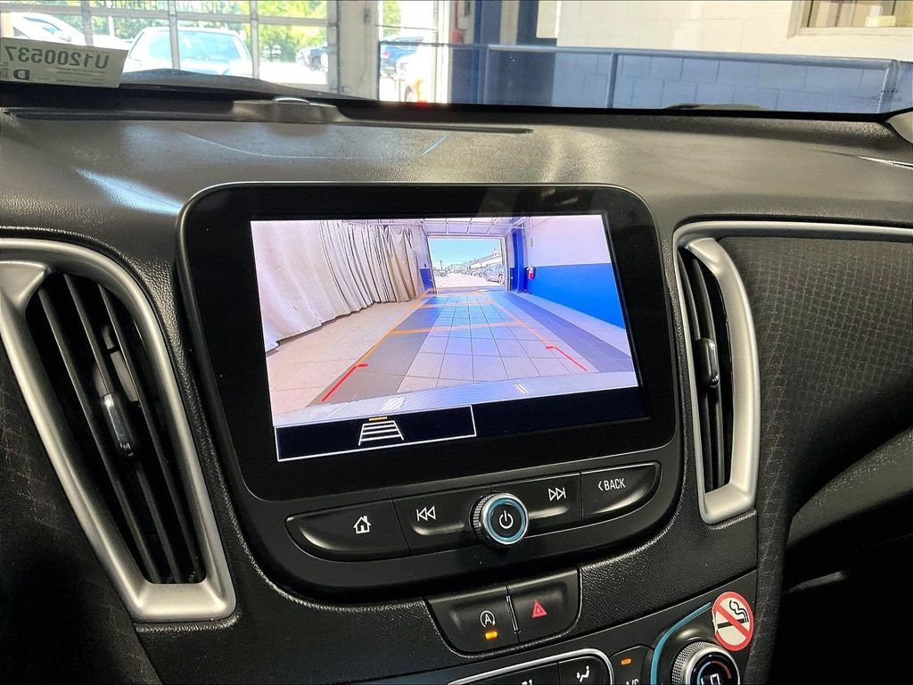 Used 2024 Chevrolet Malibu LT FWD image 19