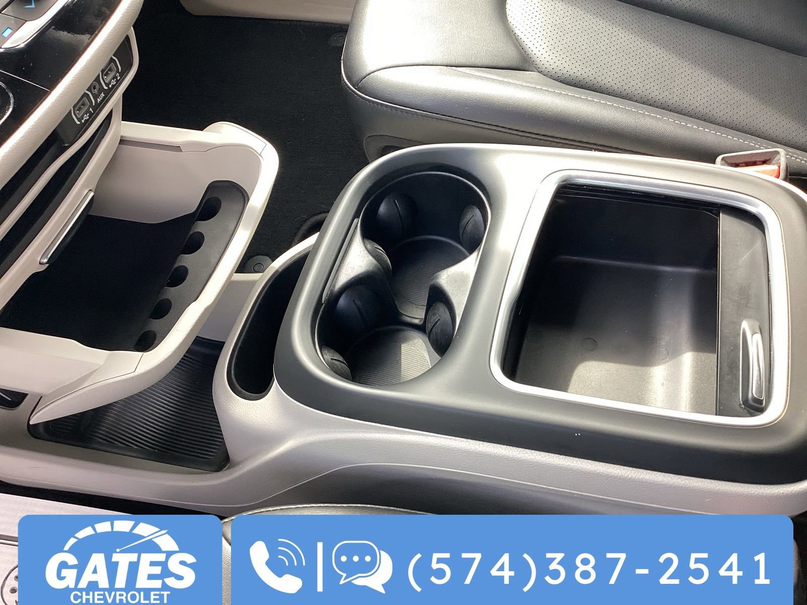 Used 2024 Chrysler Pacifica Touring-L image 36