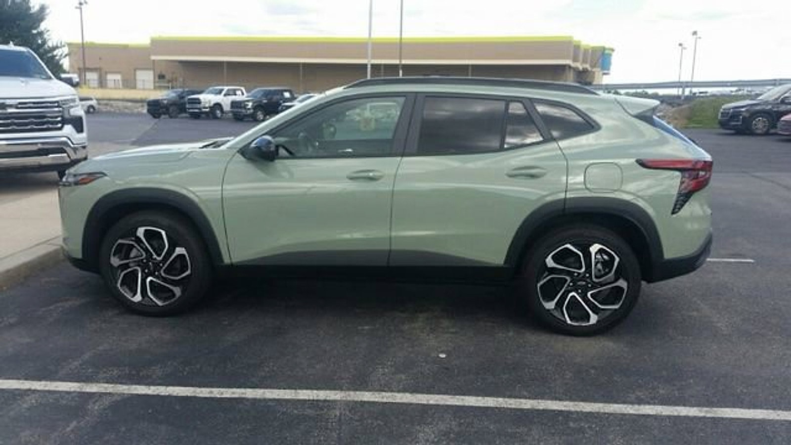 Used 2024 Chevrolet Trax RS w/ Driver Confidence Package FWD image 11