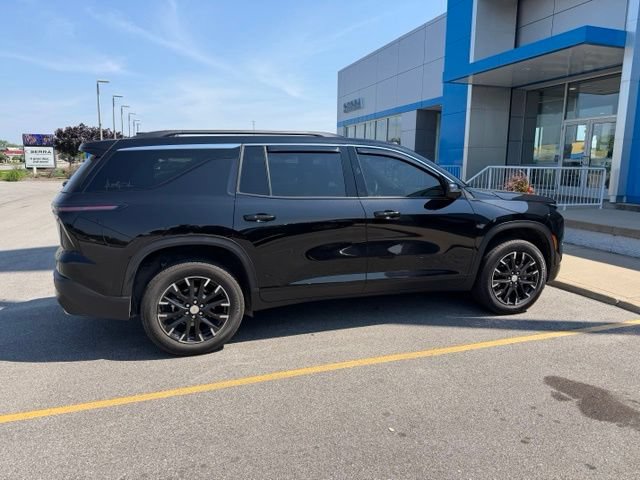 Used 2026 Chevrolet Traverse LT w/ Sun and Wheel Package AWD/4WD image 4