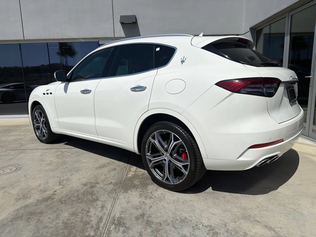 Certified 2023 Maserati Levante GT AWD/4WD image 6