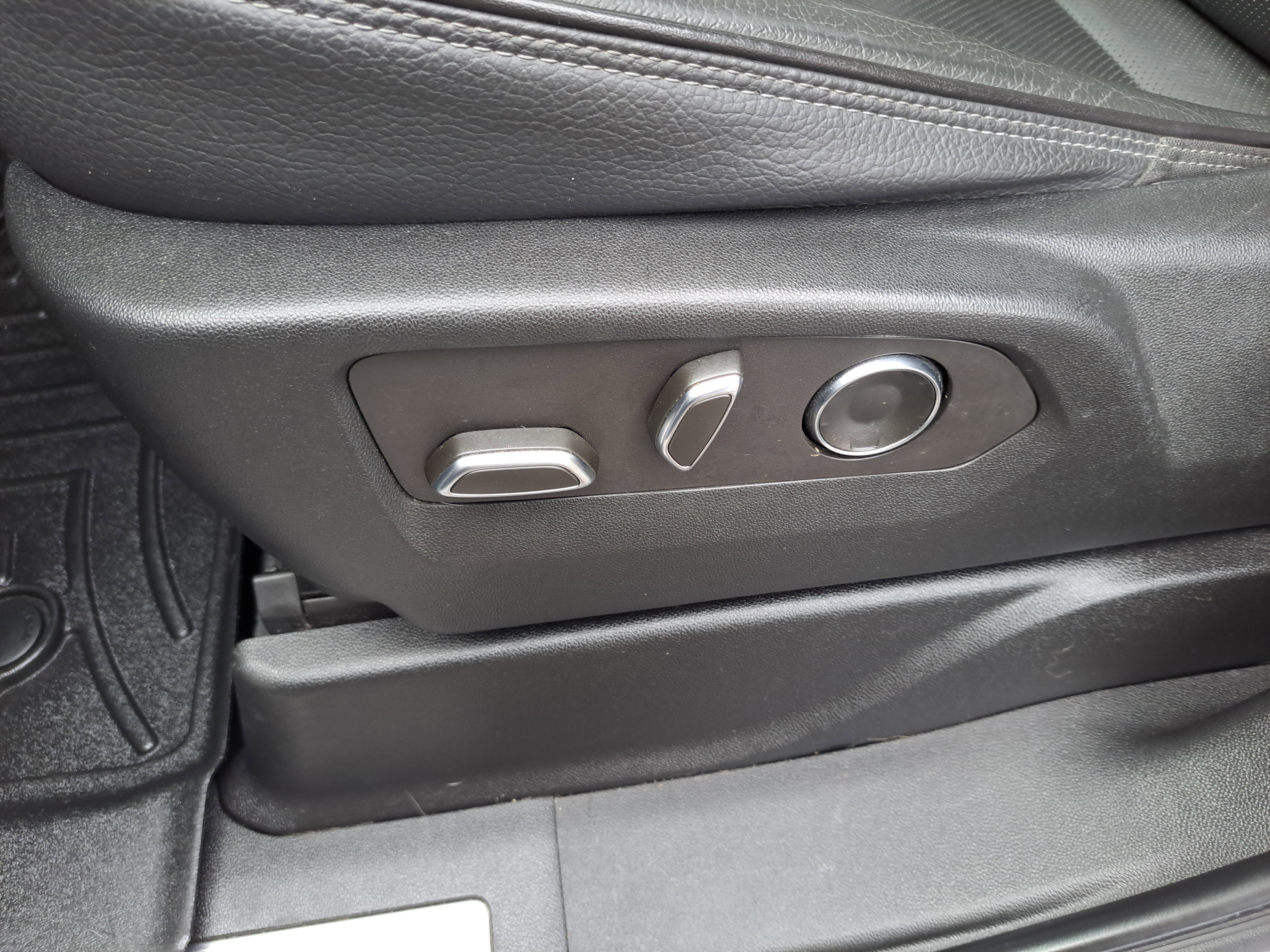 Used 2021 GMC Yukon Denali image 13