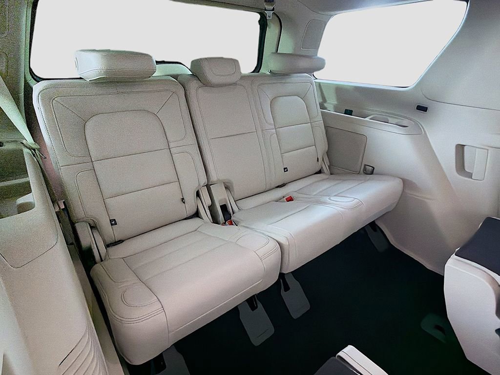 Used 2021 Lincoln Navigator Reserve w/ Luxury Package image 30