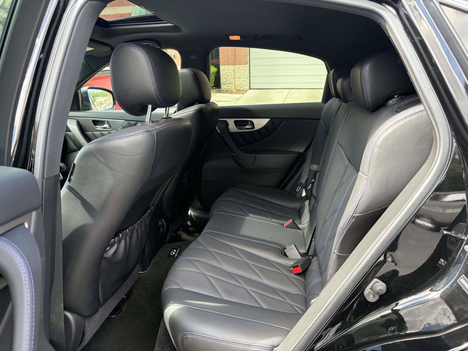 Used 2015 INFINITI QX70 AWD w/ Premium Package image 3