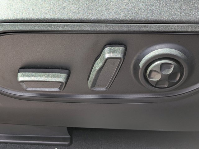 New 2025 Jeep Grand Cherokee L Altitude image 18