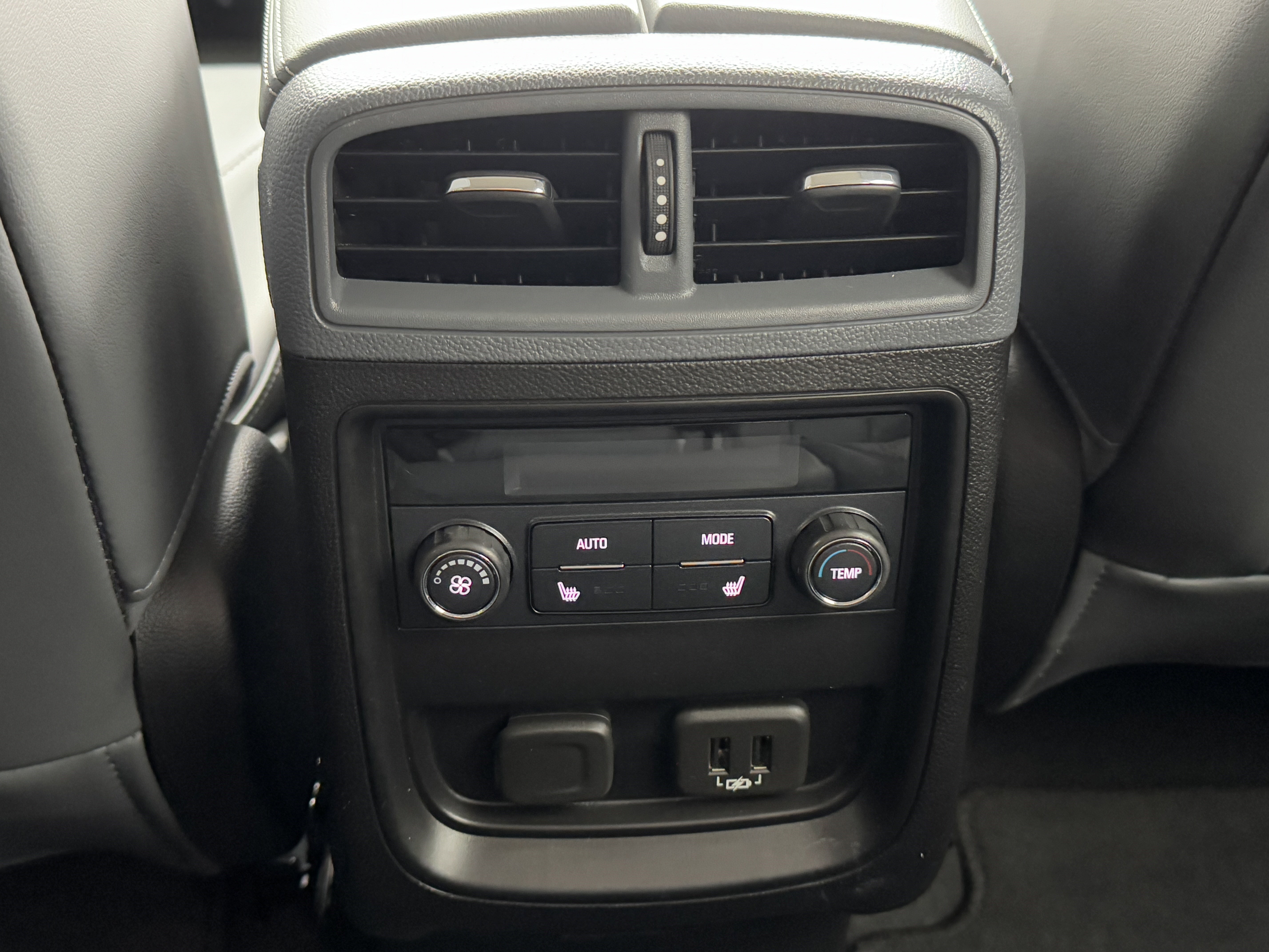 Used 2020 Buick Envision Essence image 26