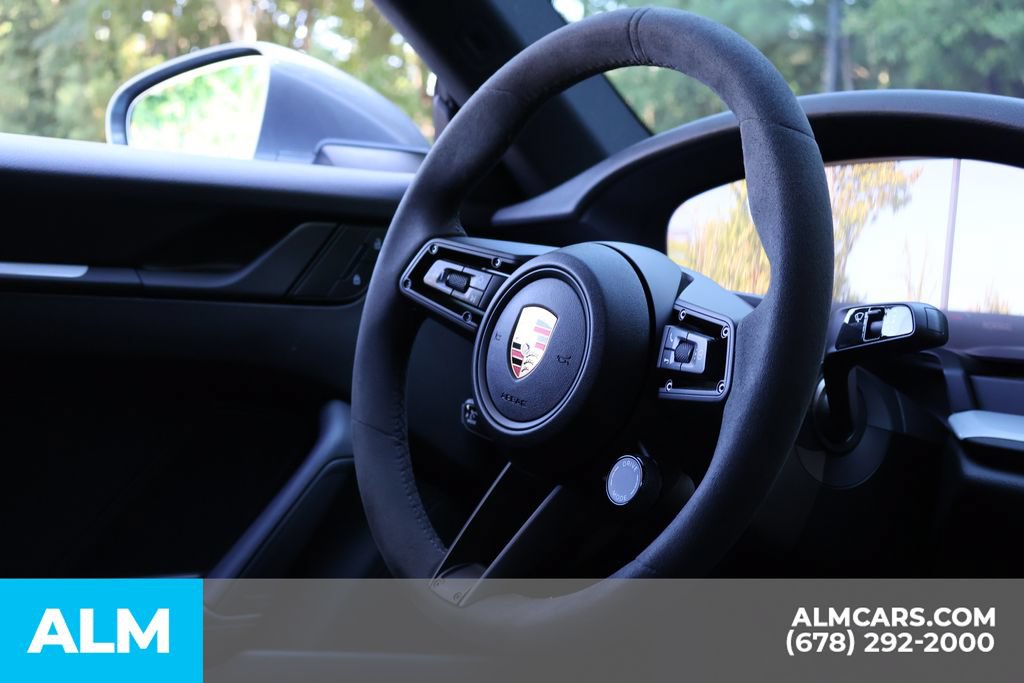 Used 2025 Porsche 911 Carrera T RWD image 23