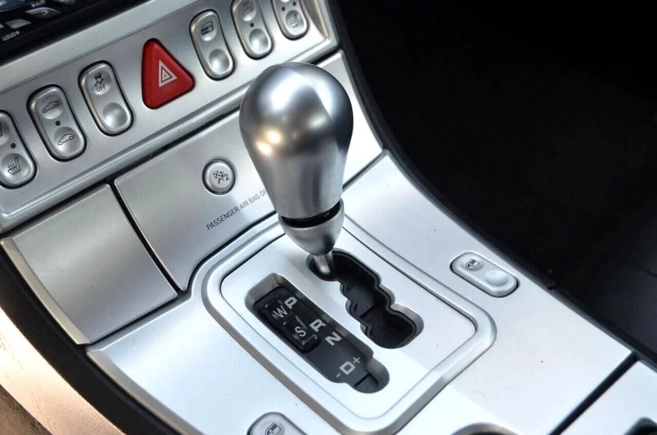 Used 2005 Chrysler Crossfire Limited image 32