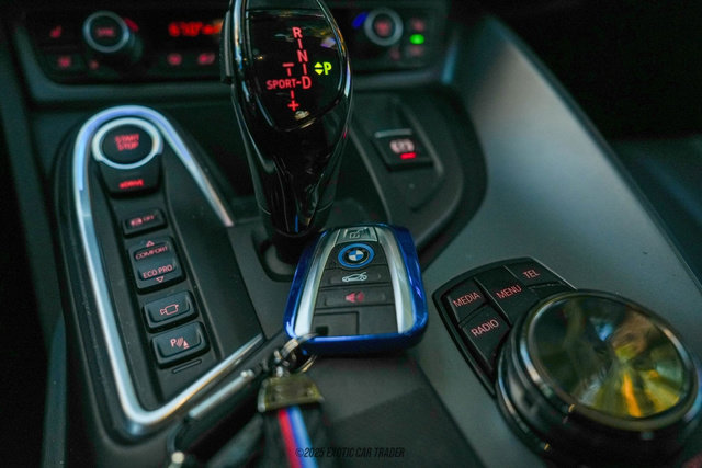 Used 2017 BMW i8 image 35