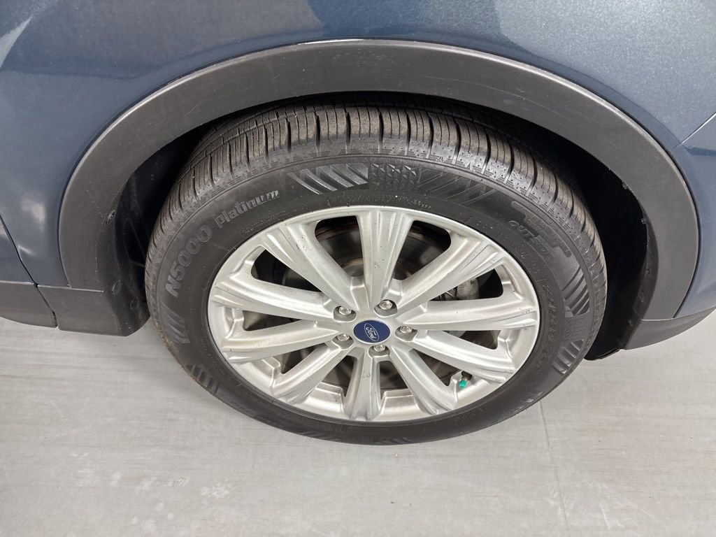 Used 2019 Ford Escape SEL image 10