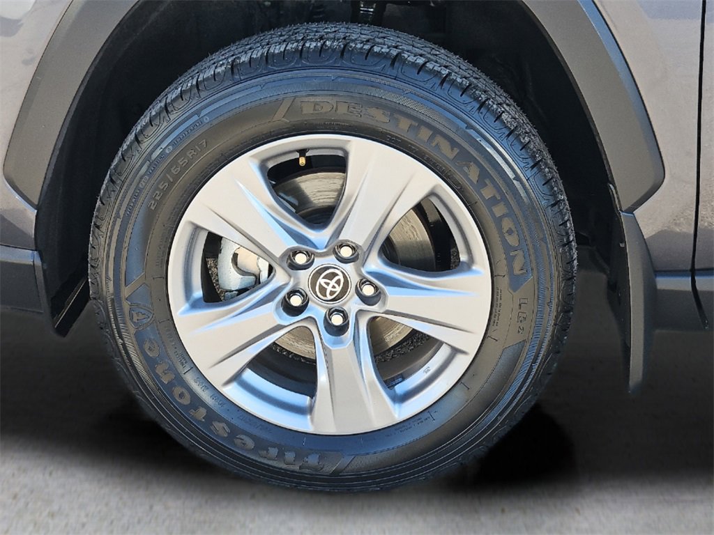 Used 2022 Toyota RAV4 XLE image 8