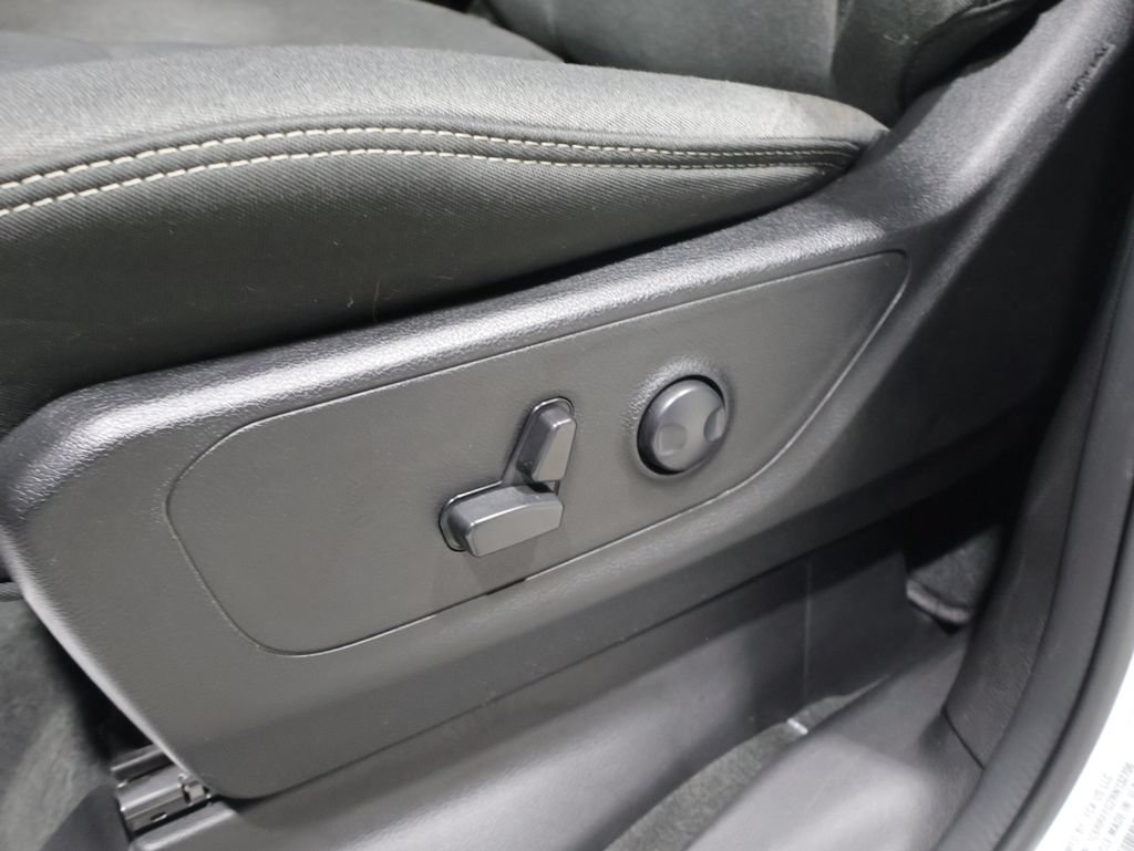 Used 2024 RAM 1500 Big Horn AWD/4WD image 11