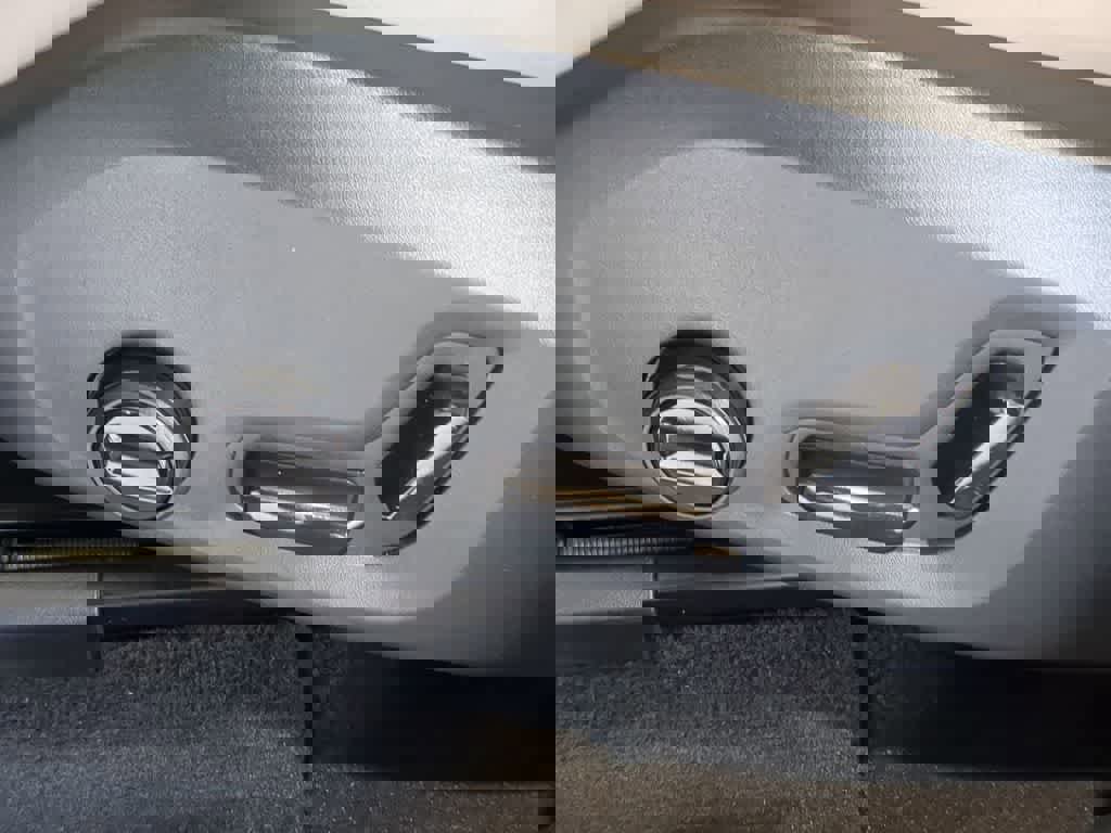 New 2026 Volvo XC60 B5 Plus w/ Protection Package Premier image 9