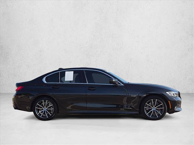 Used 2022 BMW 330e w/ Premium Package RWD image 4