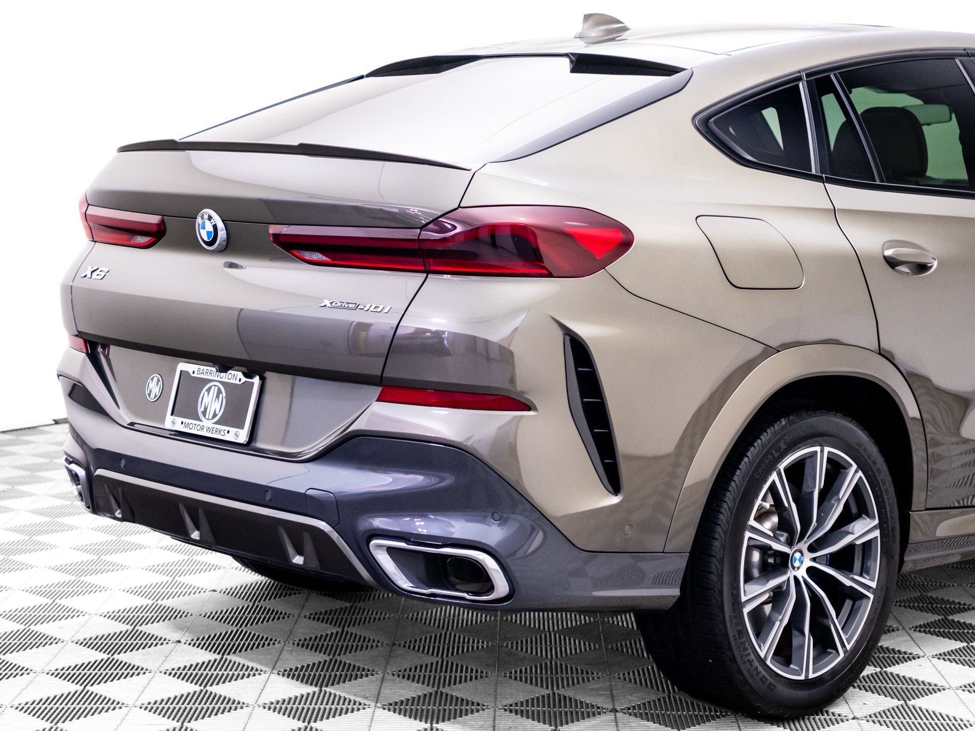 Used 2021 BMW X6 xDrive40i w/ M Sport Package AWD/4WD image 35