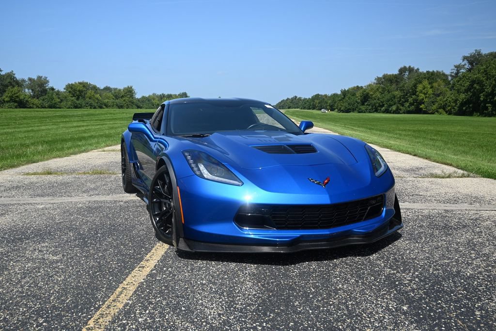 Used 2016 Chevrolet Corvette Z06 w/ 3LZ Preferred Equipment Group RWD image 2