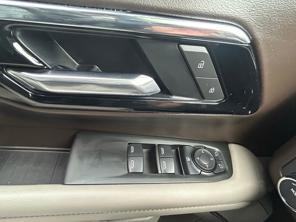 Used 2025 Chevrolet Tahoe LS image 29