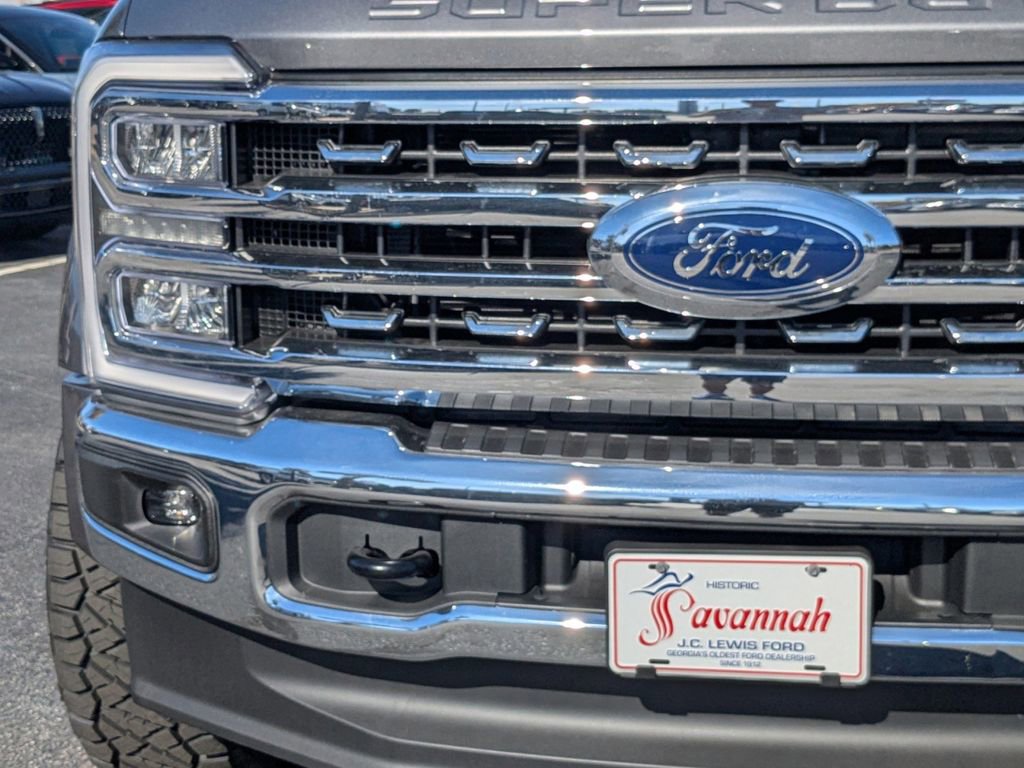 New 2025 Ford F550 4x4 Crew Cab Super Duty image 10