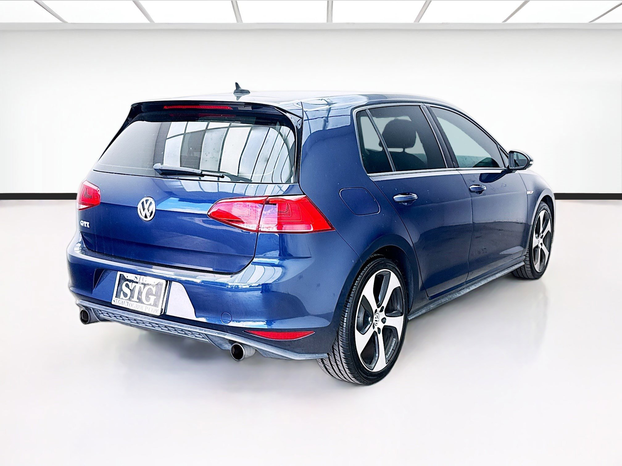 Used 2016 Volkswagen GTI S image 4