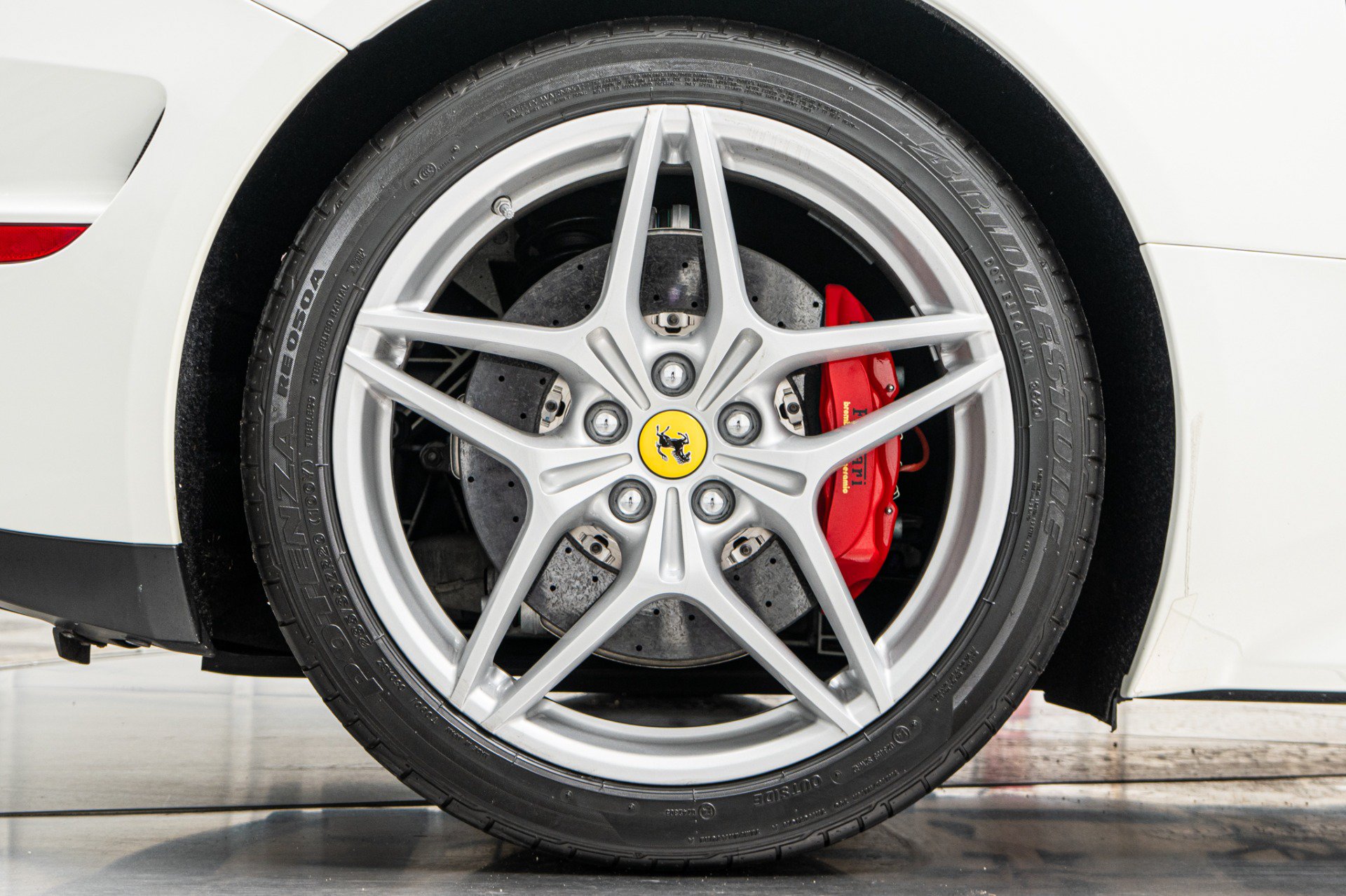 Used 2016 Ferrari California T RWD image 45