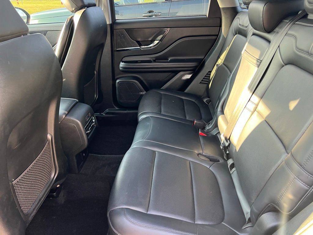 Used 2022 Lincoln Corsair AWD w/ Premium Package image 17