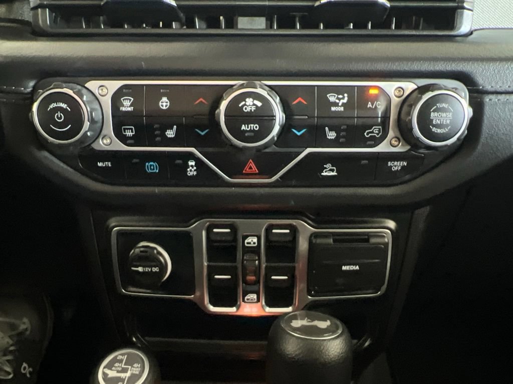 Used 2025 Jeep Wrangler Unlimited Sahara AWD/4WD image 49
