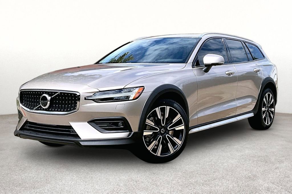 New 2026 Volvo V60 B5 Cross Country Ultra w/ Protection Package Premier AWD/4WD image 2