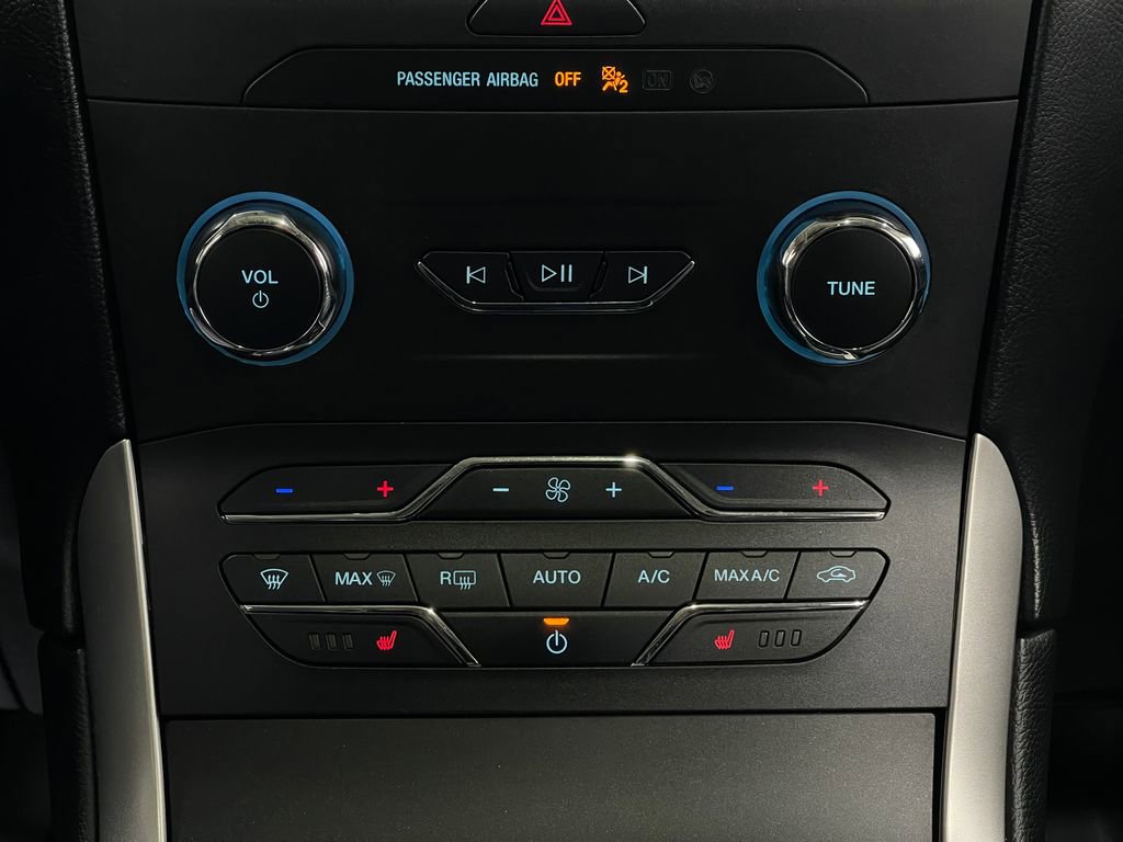 Used 2019 Ford Edge SEL w/ Equipment Group 201A image 26