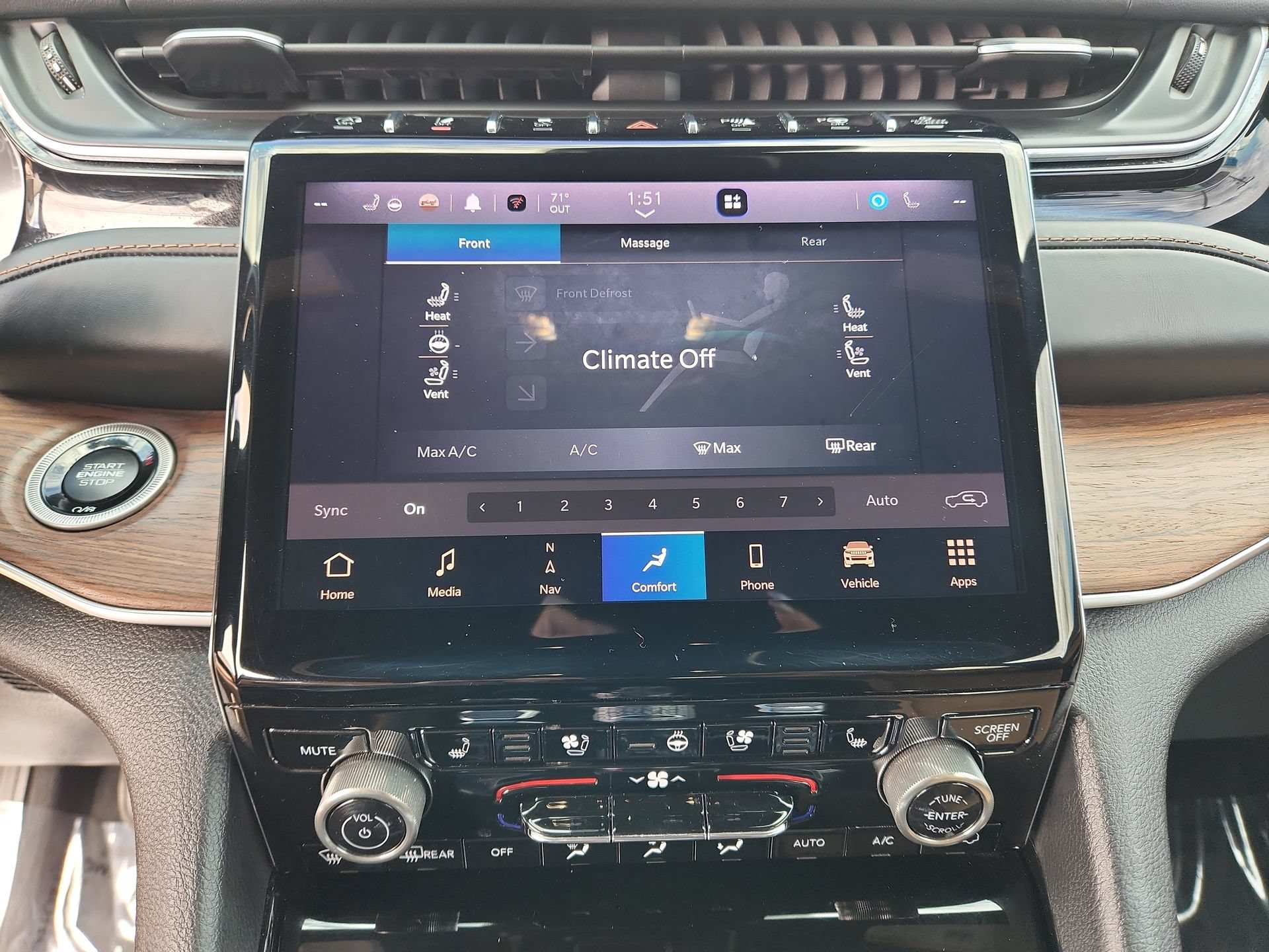 Certified 2023 Jeep Grand Cherokee L Summit w/ Advanced Protech Group IV AWD/4WD image 17