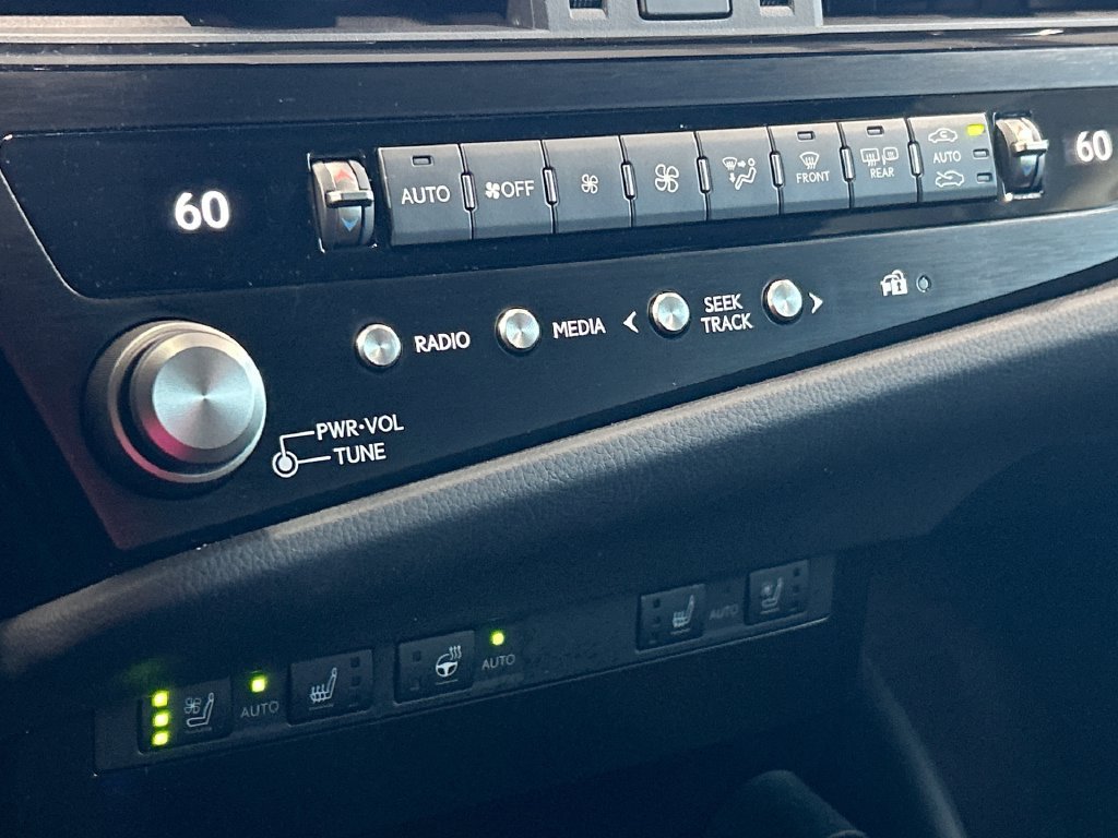 Used 2023 Lexus ES 300h w/ Premium Package FWD image 23