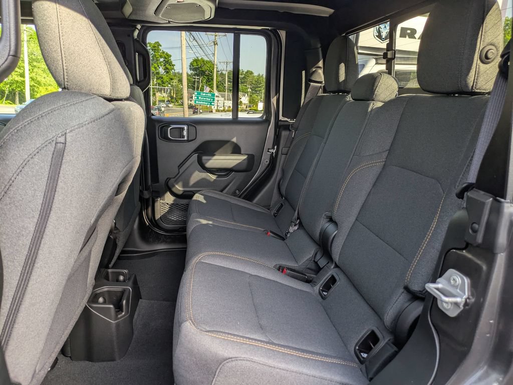 New 2026 Jeep Gladiator Sport AWD/4WD image 18