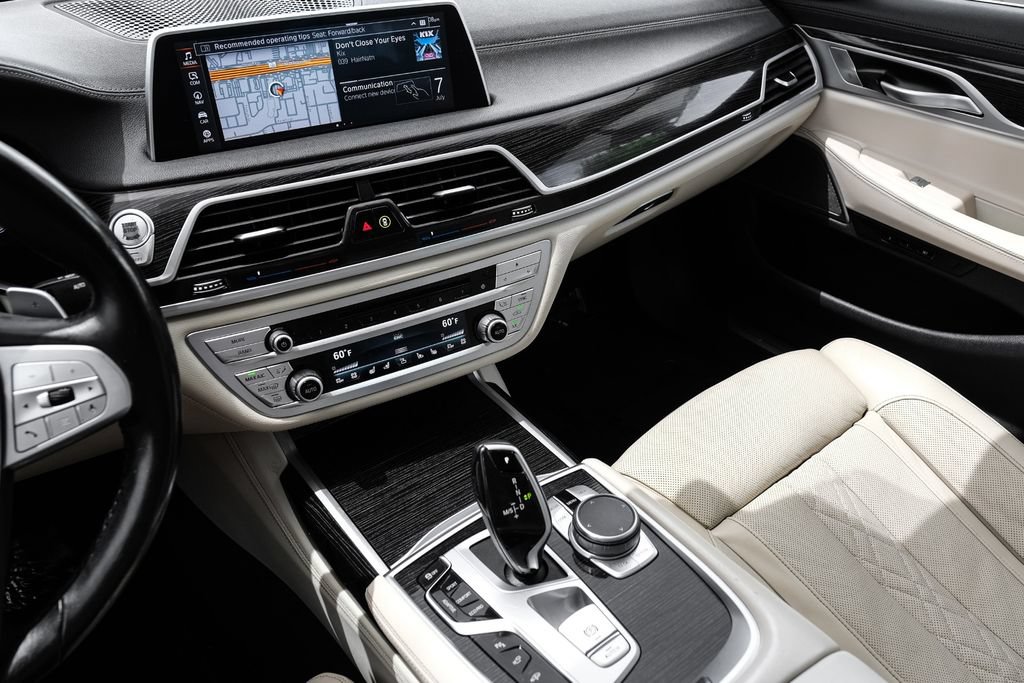 Used 2020 BMW 740i w/ Premium Package RWD image 24