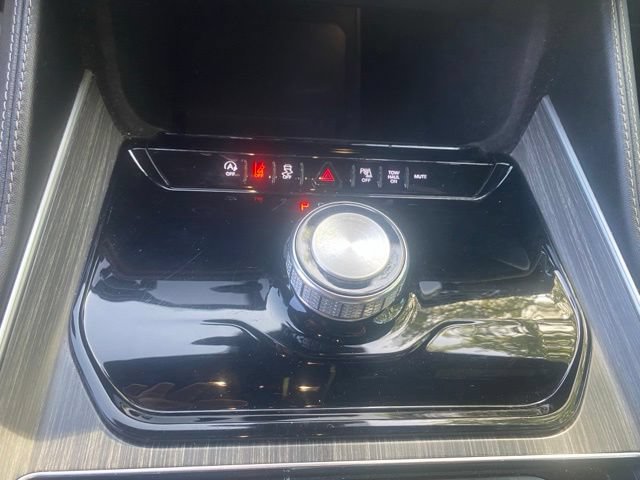 Used 2024 Jeep Wagoneer L Series II w/ Flexible Seating Group RWD image 21
