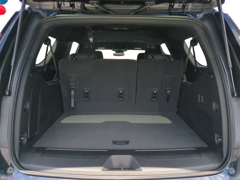 New 2026 Chevrolet Suburban LS w/ LPO, Dark Essentials Package AWD/4WD image 13