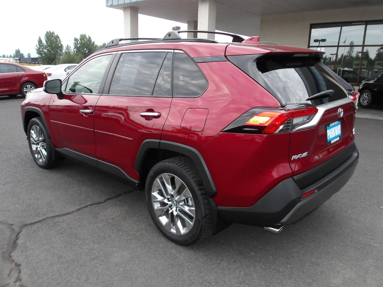 Used 2019 Toyota RAV4 Limited w/ Cold Weather Package image 3