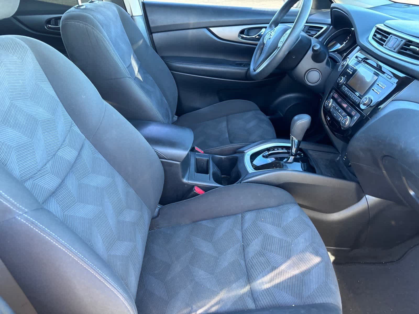 Used 2016 Nissan Rogue SV FWD image 8