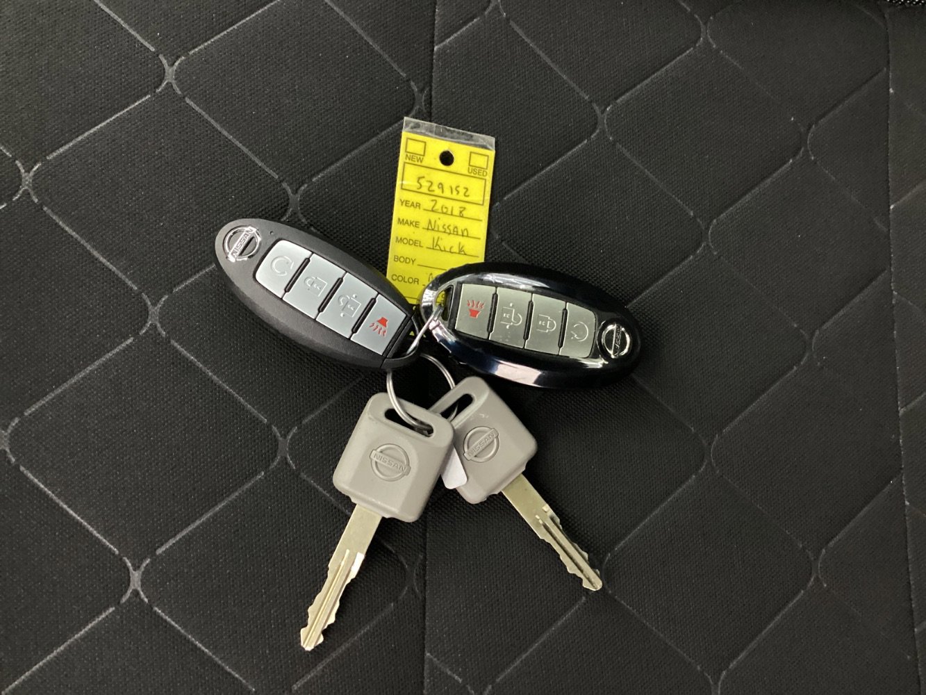 Used 2018 Nissan Kicks SV image 39