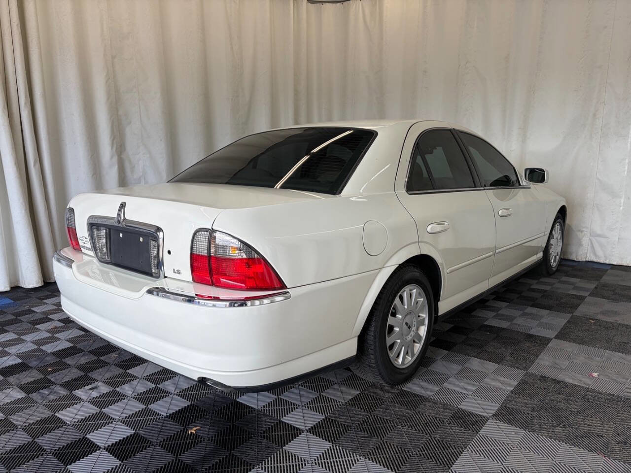 Used 2005 Lincoln LS RWD image 6