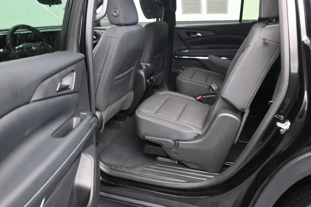 Used 2026 Chevrolet Traverse LT FWD image 12