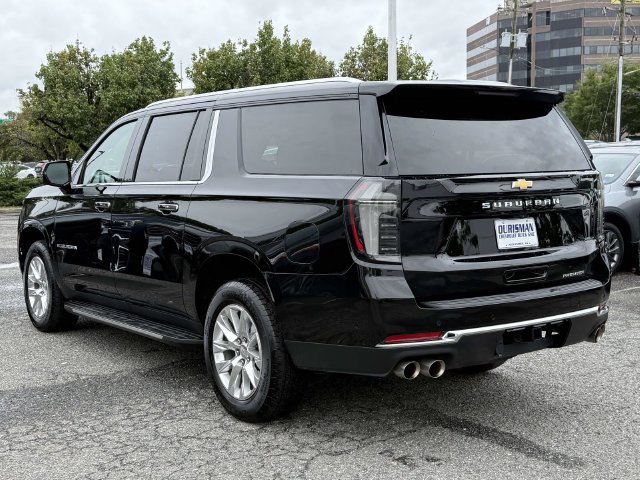Used 2025 Chevrolet Suburban Premier AWD/4WD image 4