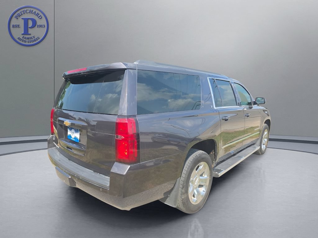 Used 2017 Chevrolet Suburban LT w/ LT Signature Package AWD/4WD image 7