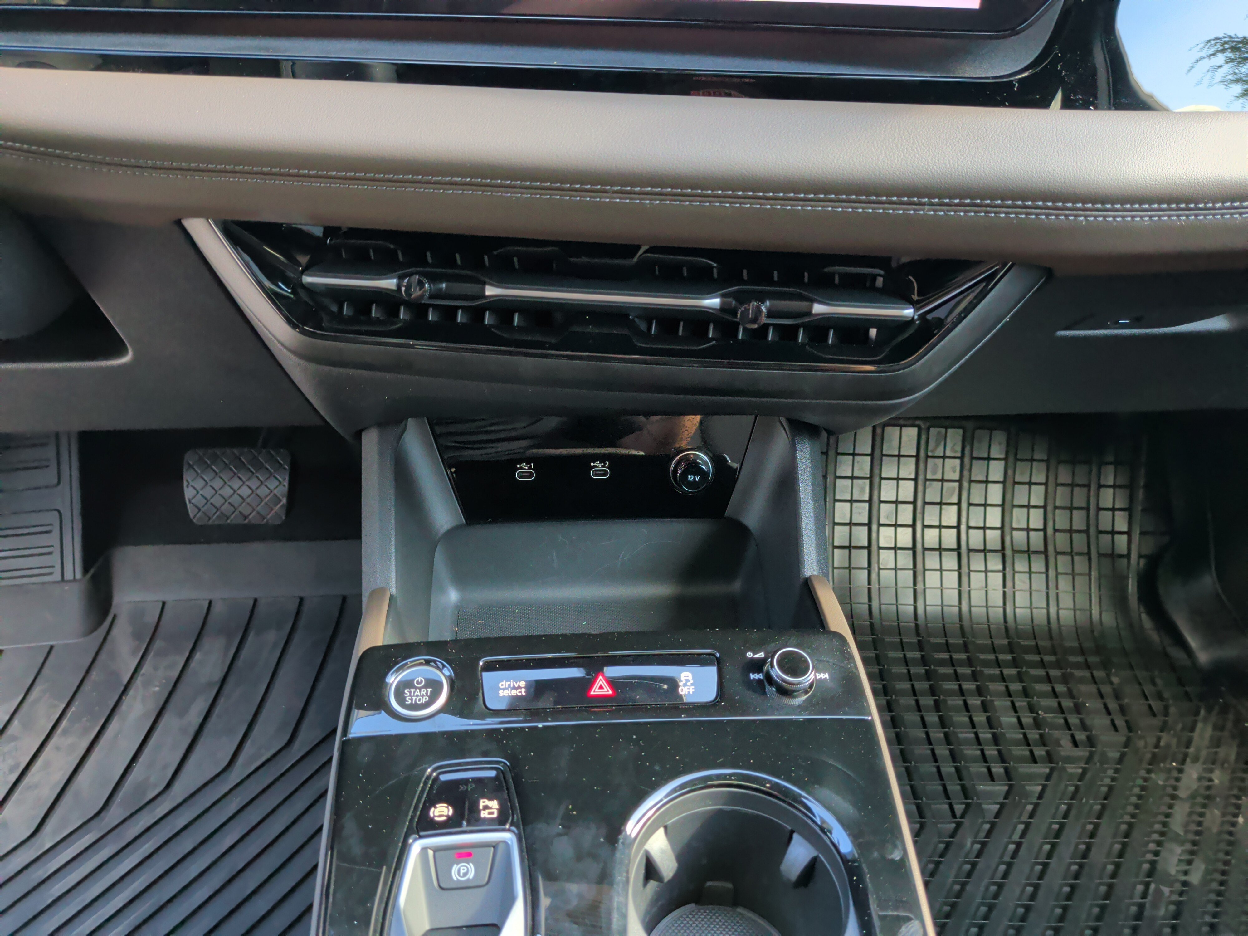 Certified 2025 Audi Q6 e-tron Premium Plus w/ Premium Plus AWD/4WD image 28