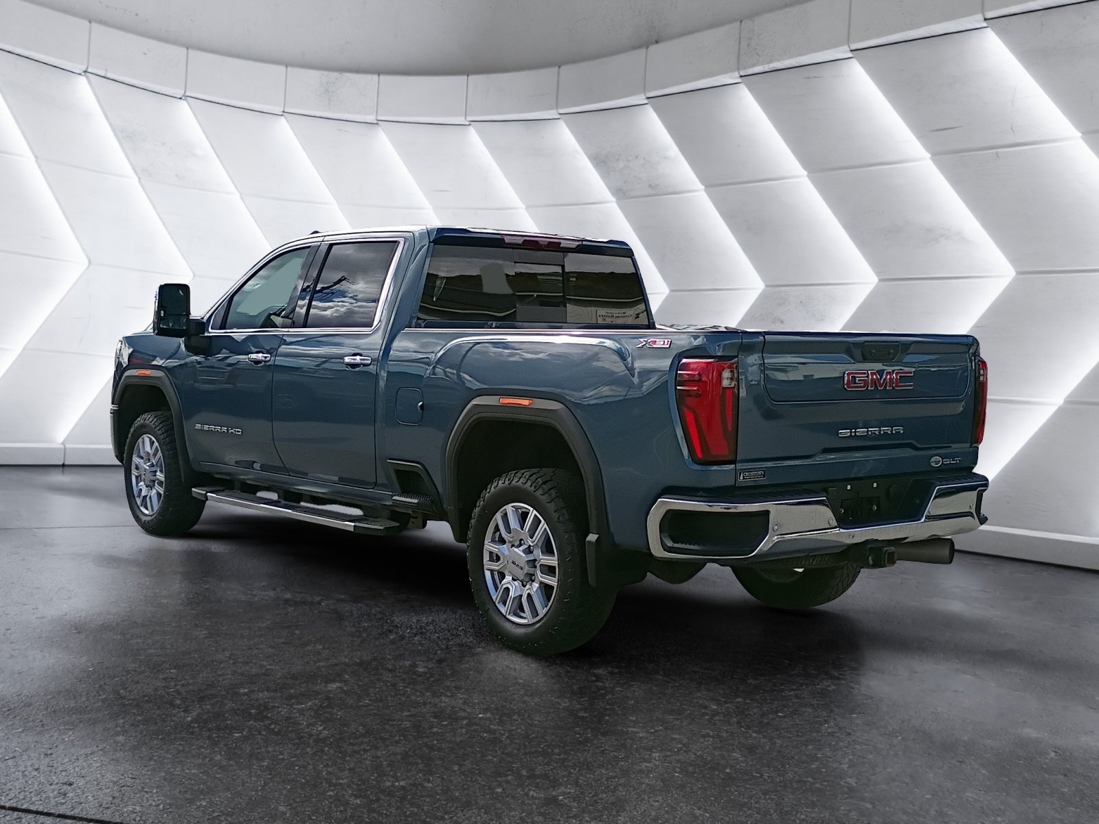 Used 2024 GMC Sierra 2500 SLT w/ SLT Premium Package AWD/4WD image 5